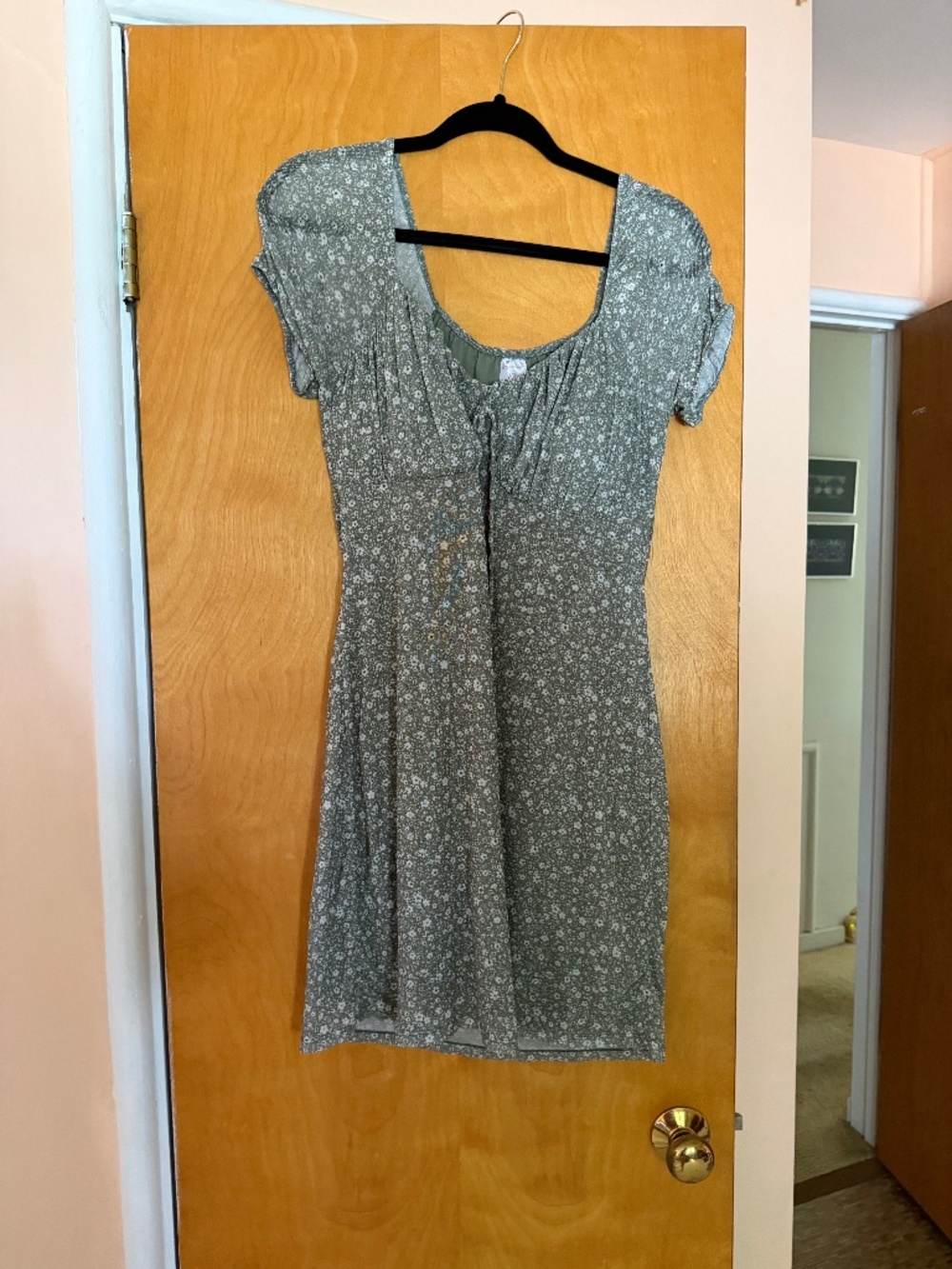 No Boundaries Juniors Green and White Floral Dress, Size L